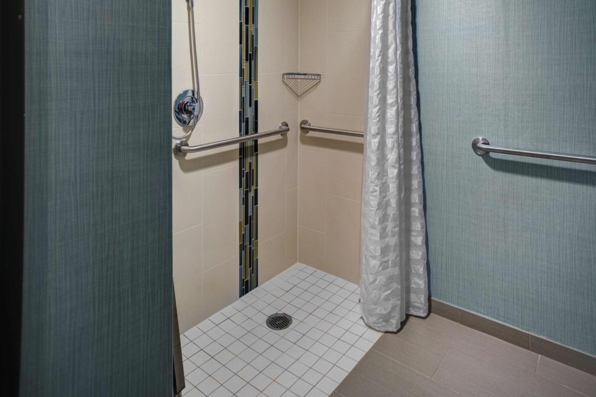 King Room Sofa Bed Roll Shower Disability Access